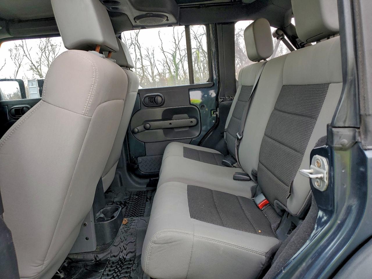 Jeep Wrangler X Image 3