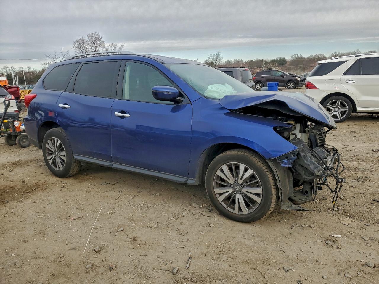 Nissan Pathfinder S Image 13