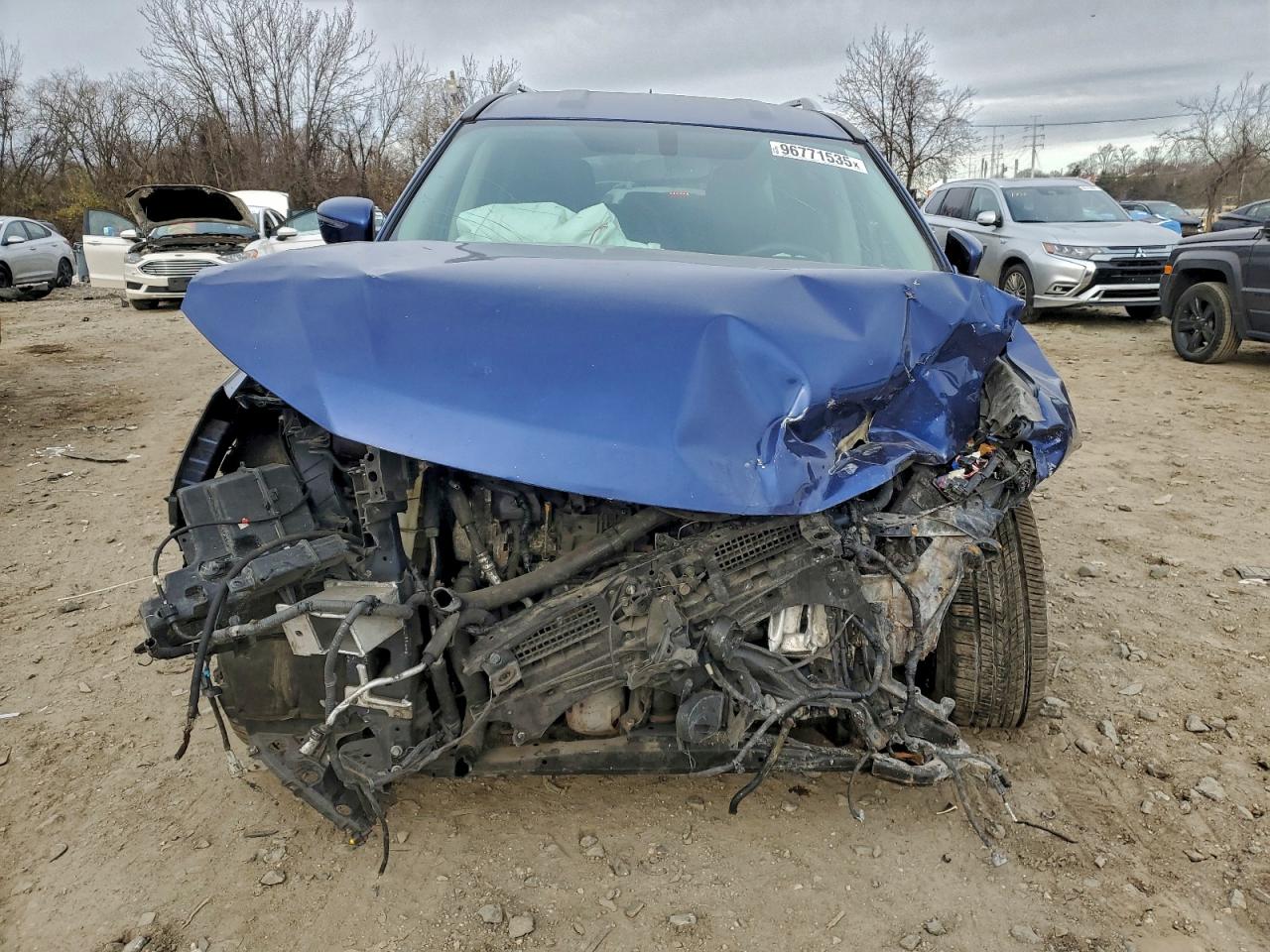 Nissan Pathfinder S Image 9