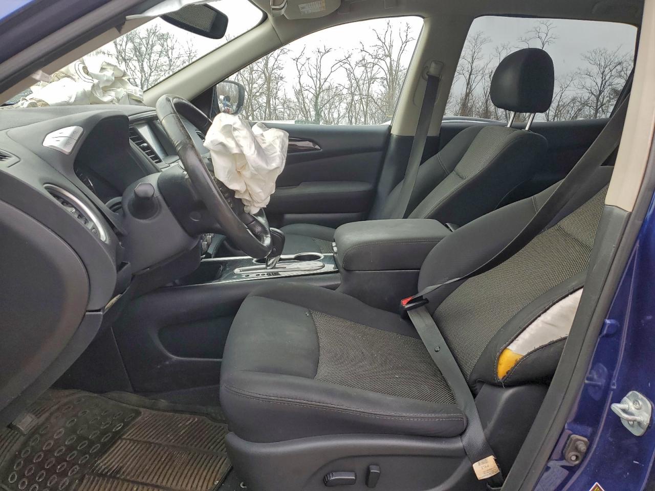 Nissan Pathfinder S Image 7