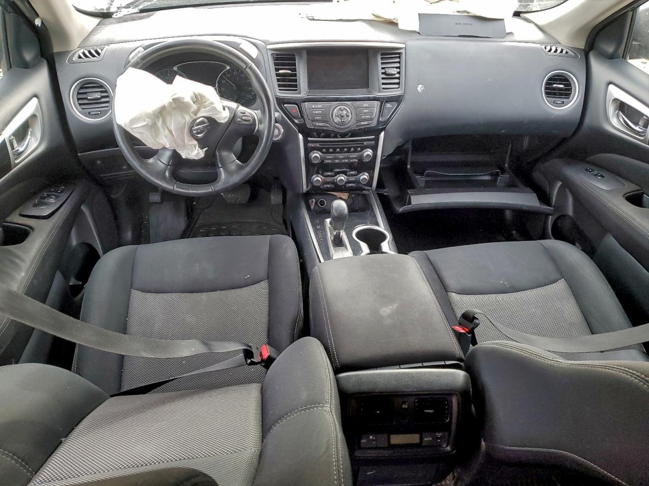 Nissan Pathfinder S Image 12