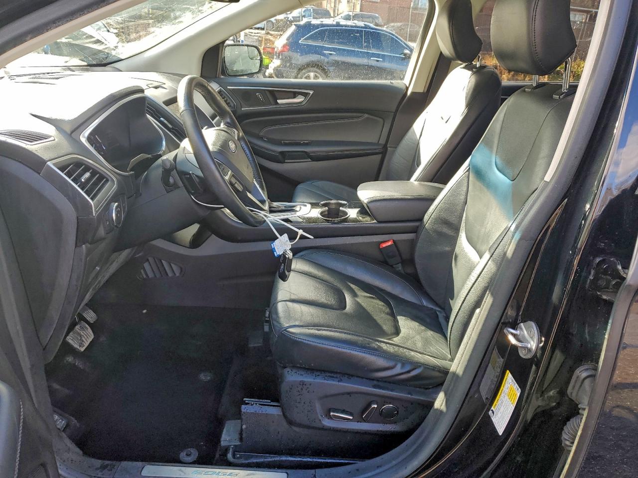 Ford Edge Titanium Image 3