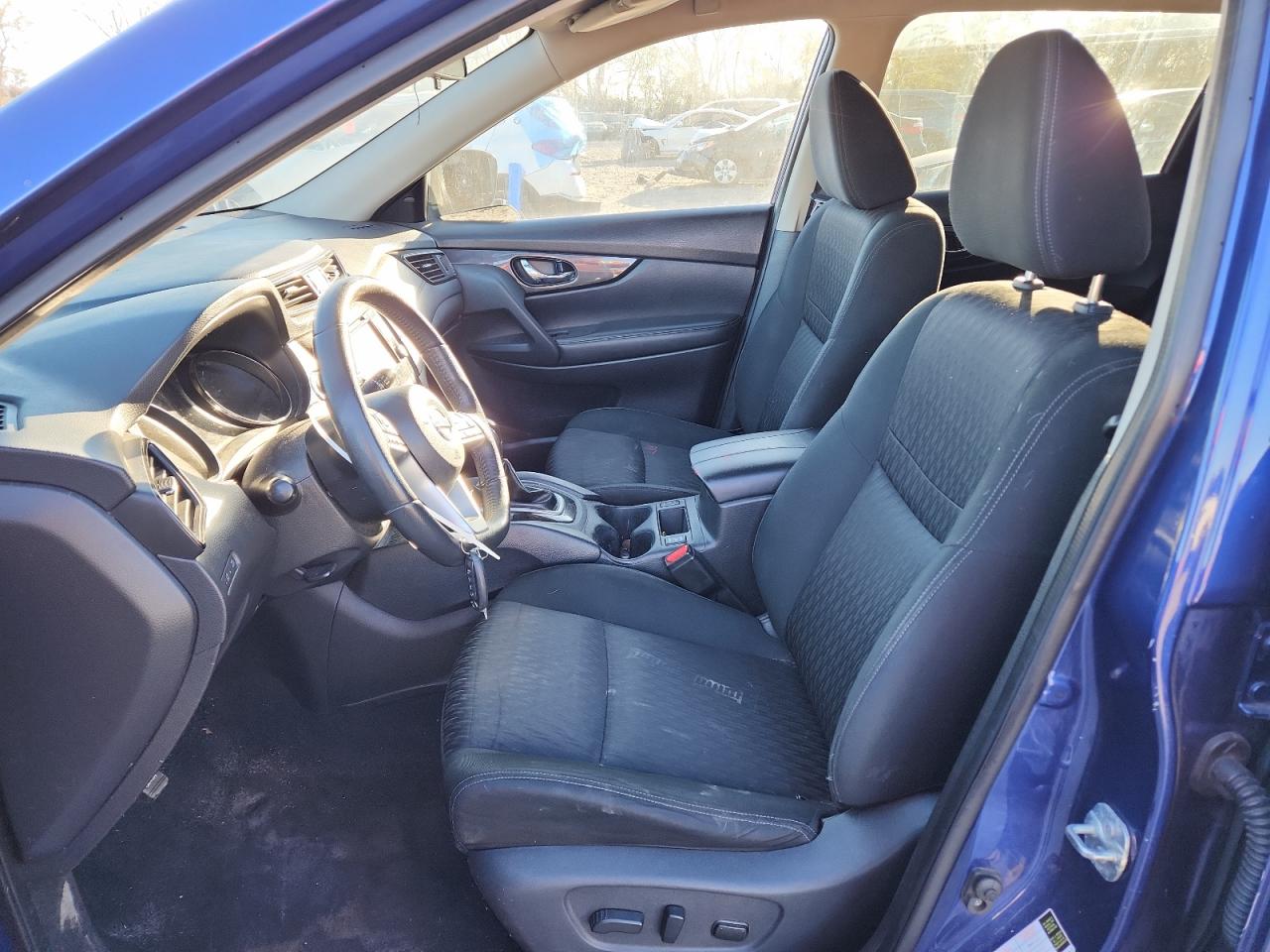 Nissan Rogue S Image 7