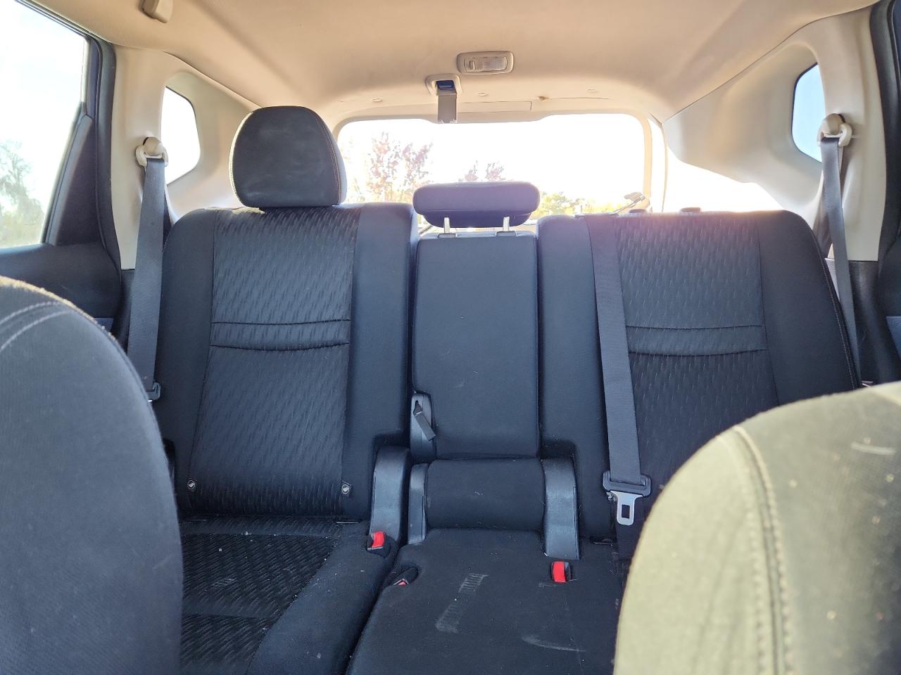 Nissan Rogue S Image 13