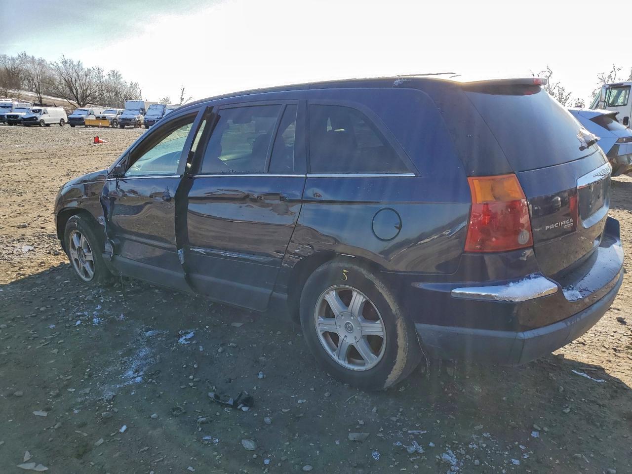 Chrysler Pacifica Touring Image 3