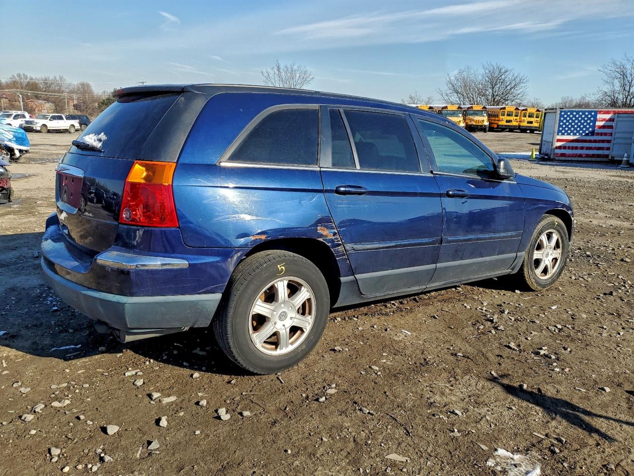 Chrysler Pacifica Touring Image 2