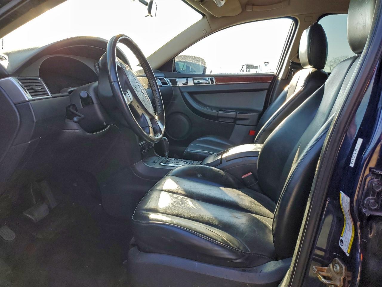 Chrysler Pacifica Touring Image 4