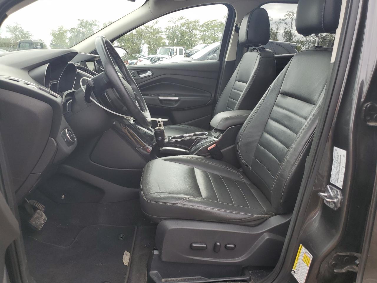 Ford Escape Titanium Image 6