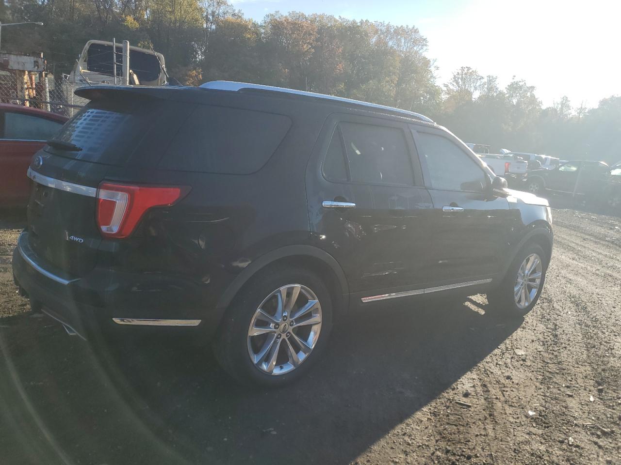 Ford Explorer Limited Image 13