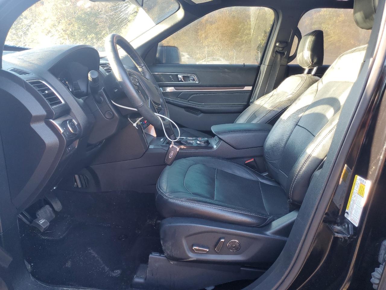 Ford Explorer Limited Image 4