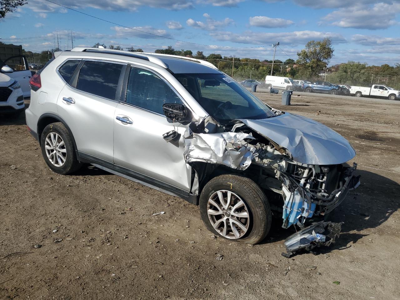 Nissan Rogue S Image 2