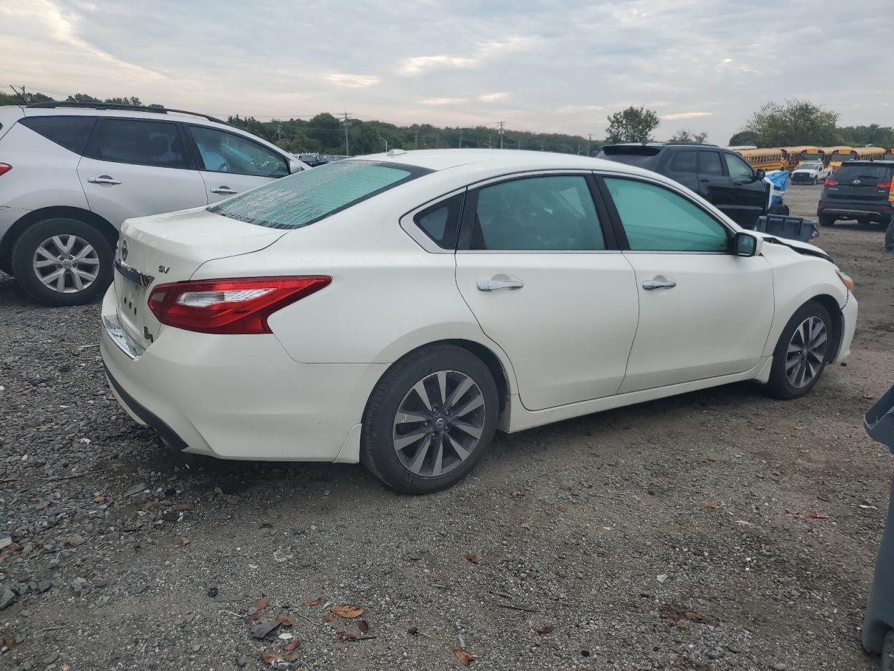 Nissan Altima 2.5 Image 6