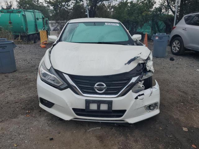 Nissan Altima 2.5 Image 2