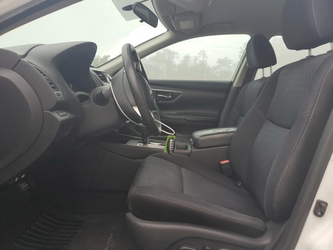 Nissan Altima 2.5 Image 4