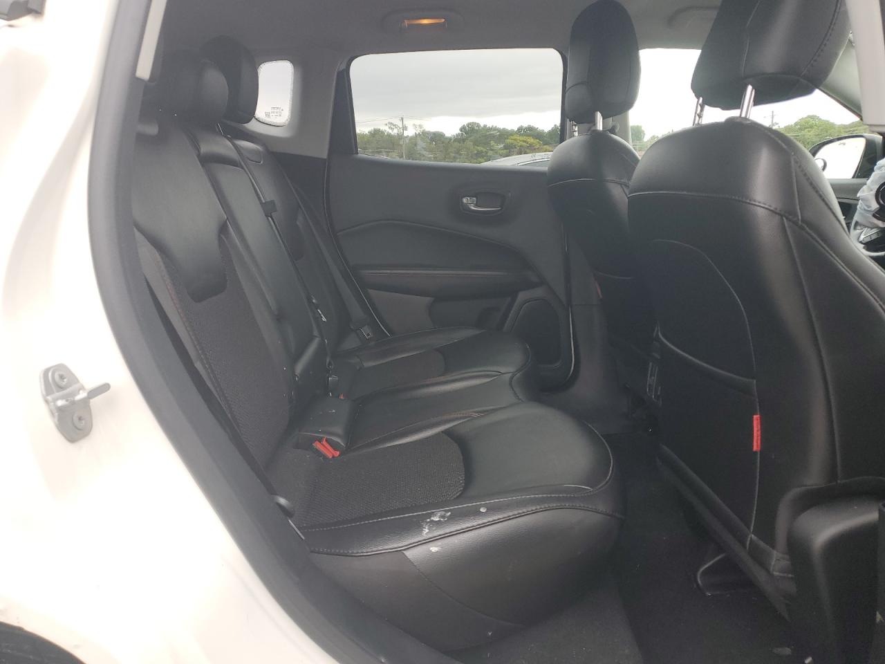 Jeep Compass Trailhawk Image 9