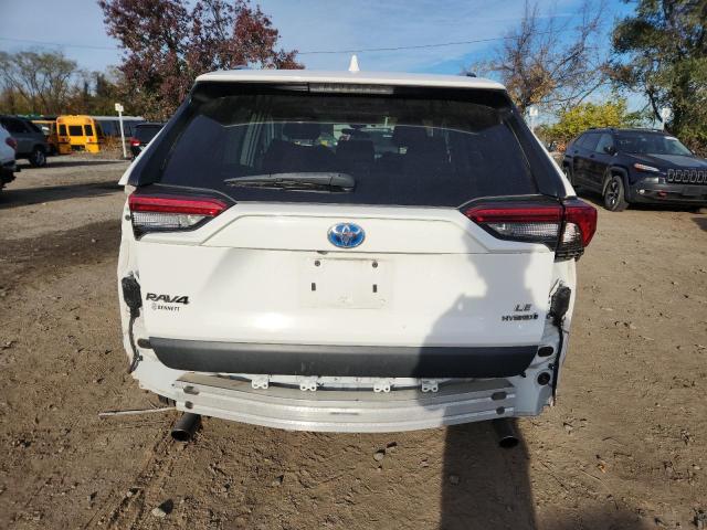 Toyota RAV4 Le Image 8