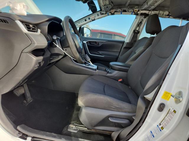 Toyota RAV4 Le Image 4