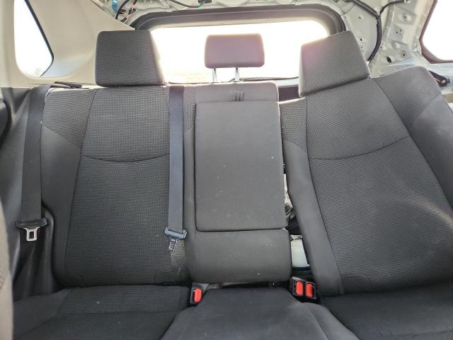 Toyota RAV4 Le Image 9