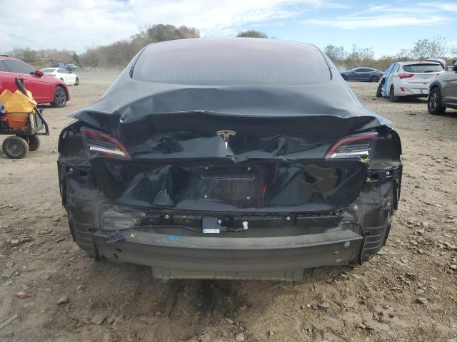 Tesla Model 3 Image 4