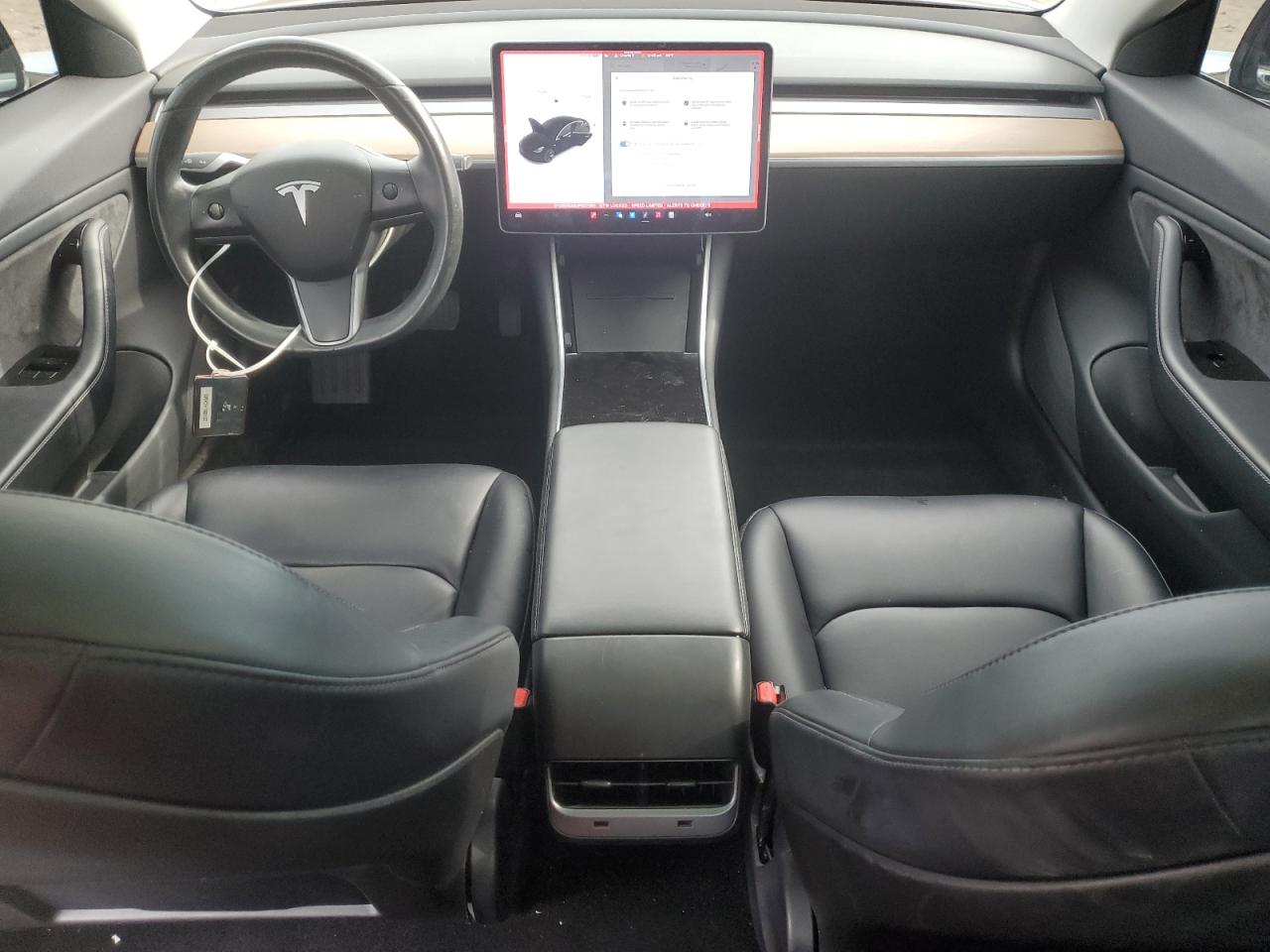 Tesla Model 3 Image 5