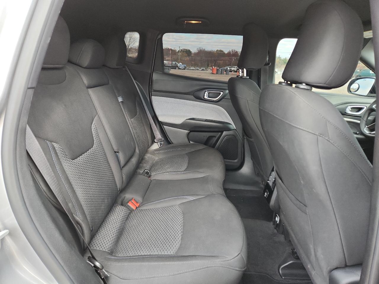 Jeep Compass Sport Image 13