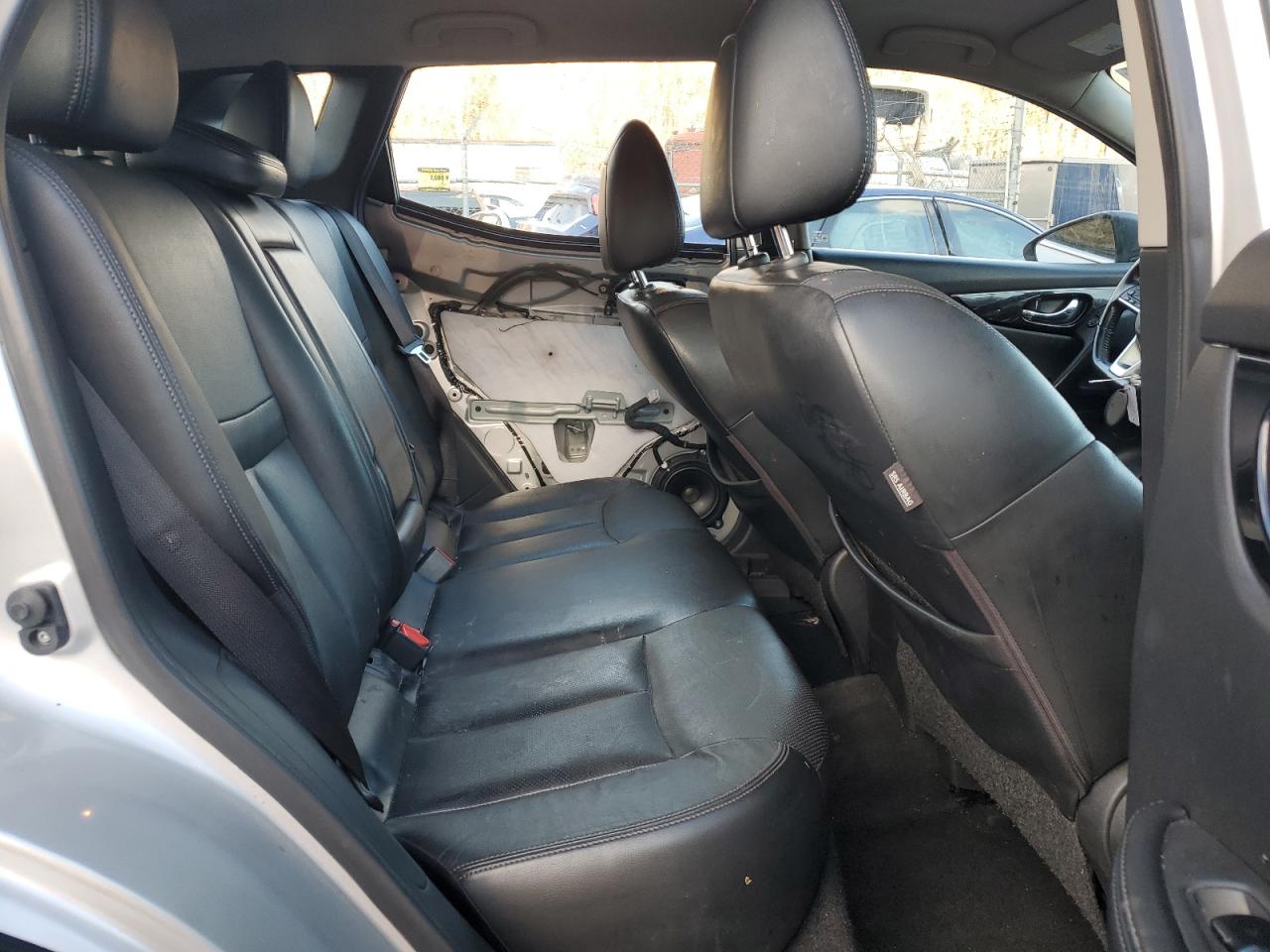 Nissan Rogue S Image 5