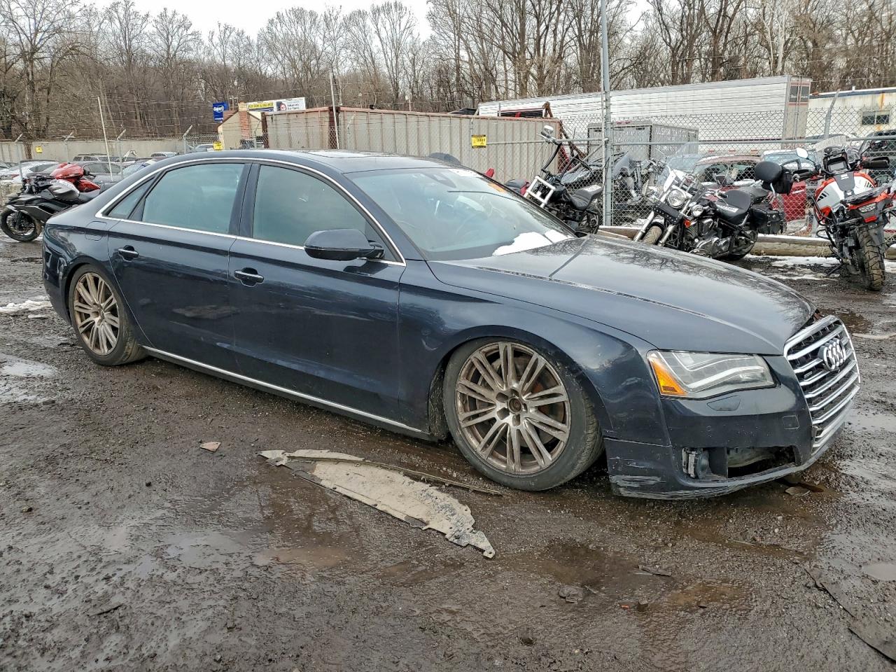 Audi A8 L Quattro Image 8