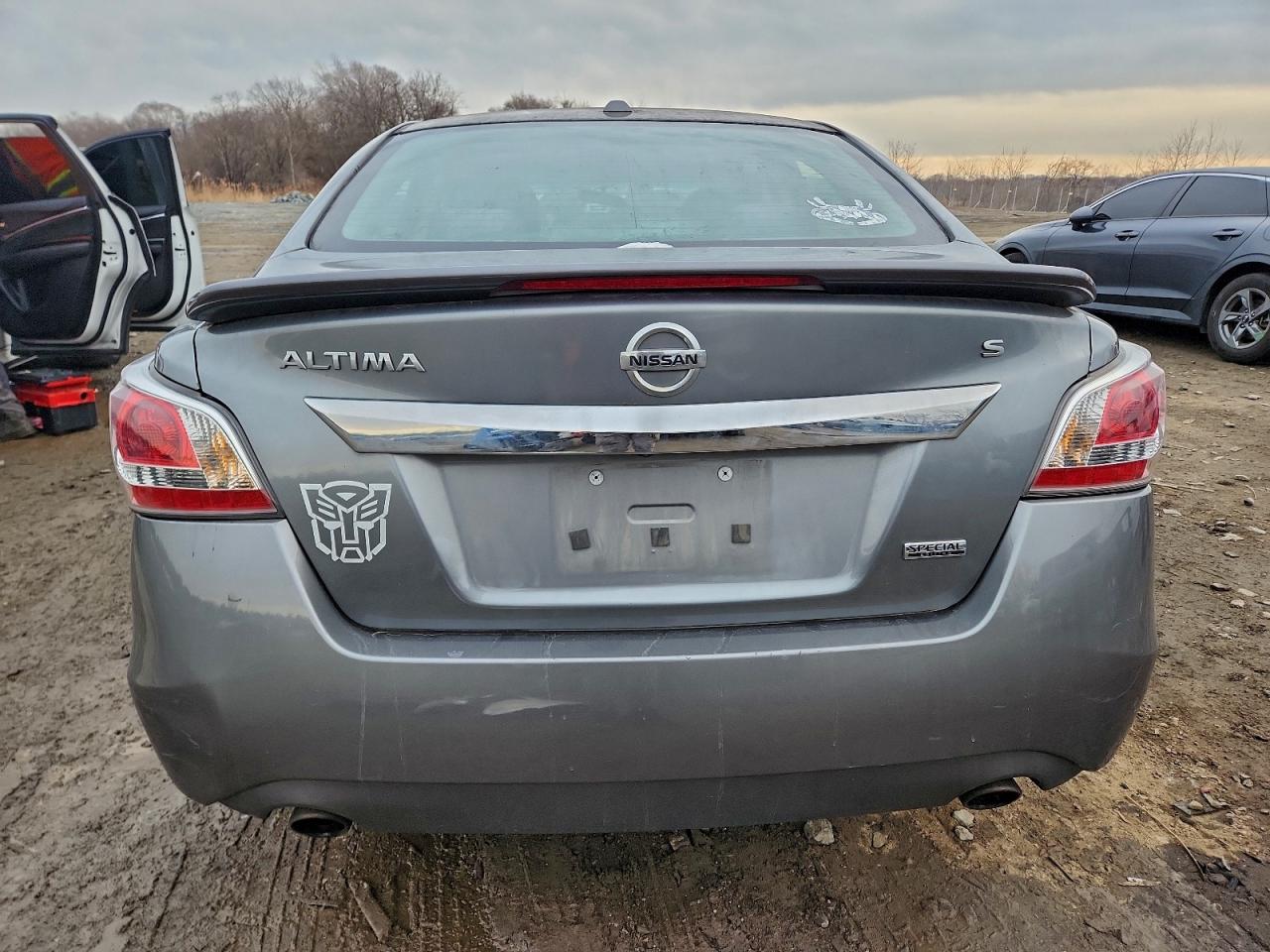 Nissan Altima 2.5 Image 4