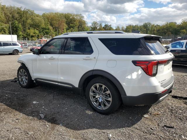 Ford Explorer Platinum Image 14