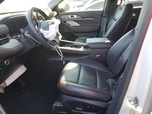 Ford Explorer Platinum Image 3