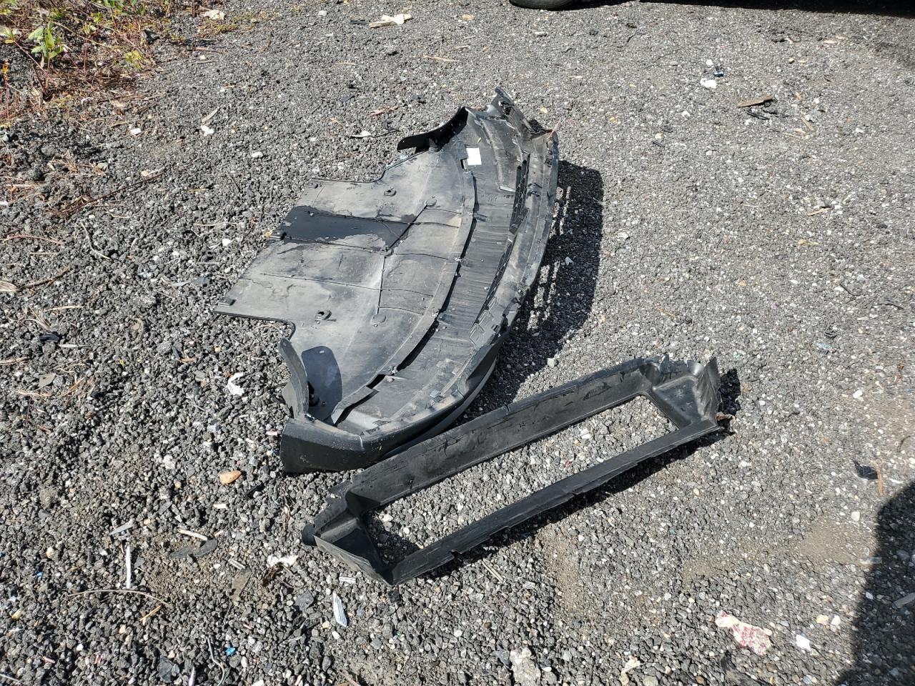 Ford Explorer Platinum Image 8