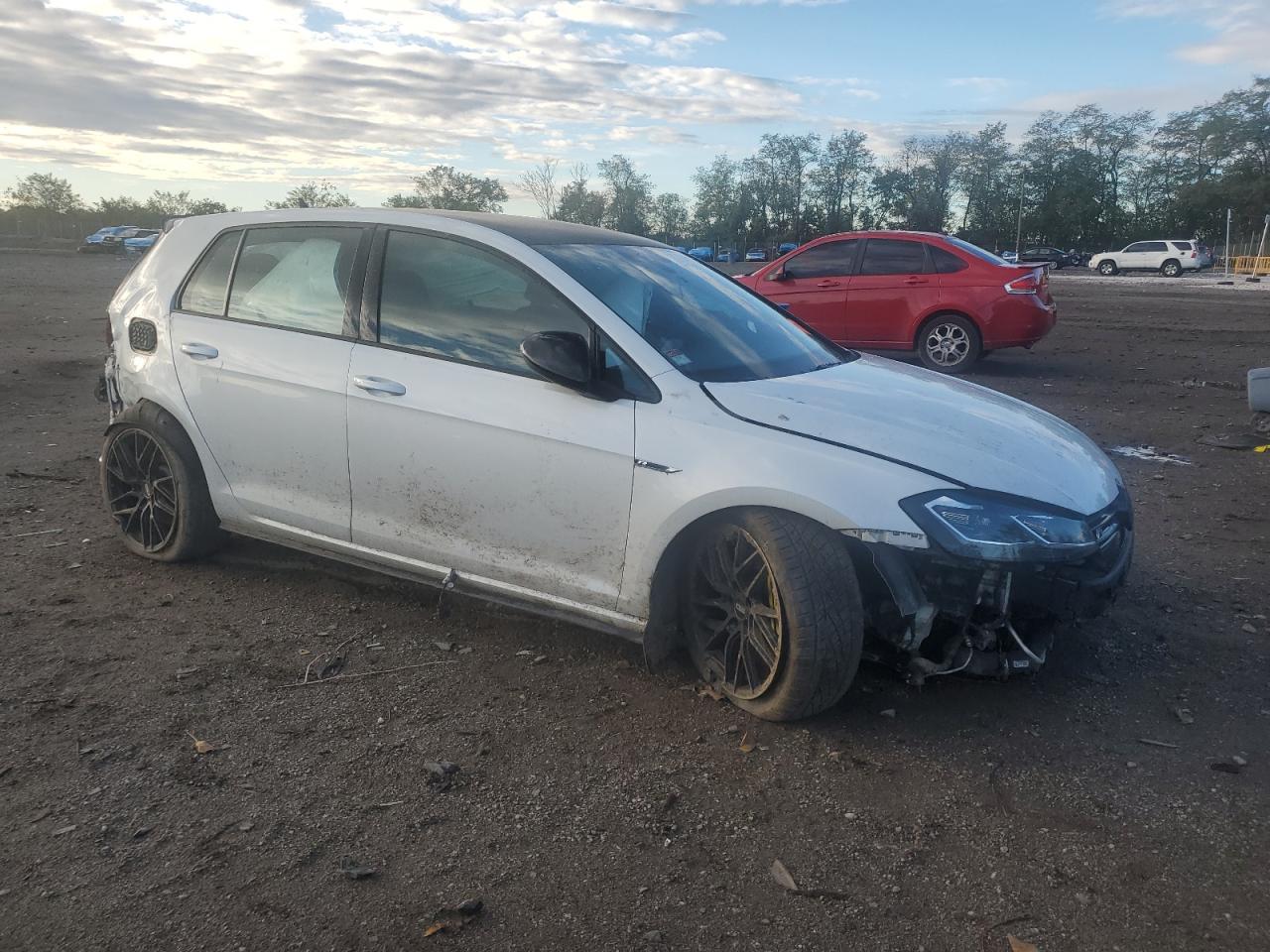 Volkswagen Golf Image 2