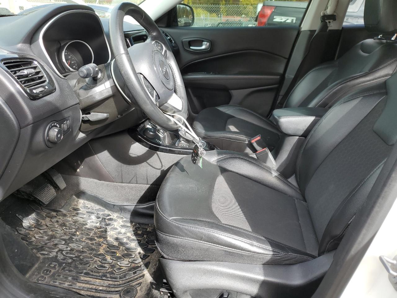 Jeep Compass Latitude Image 2