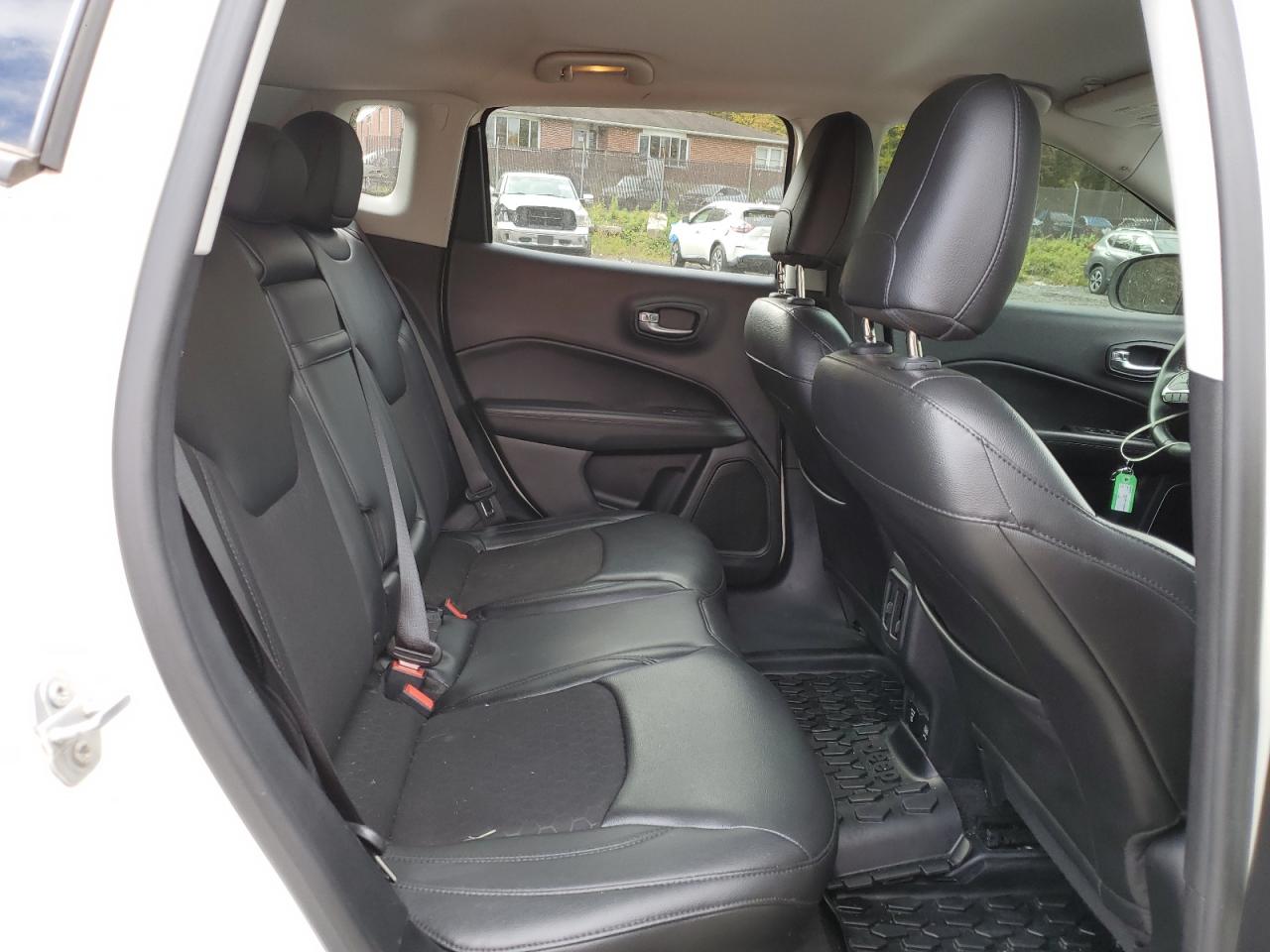 Jeep Compass Latitude Image 3