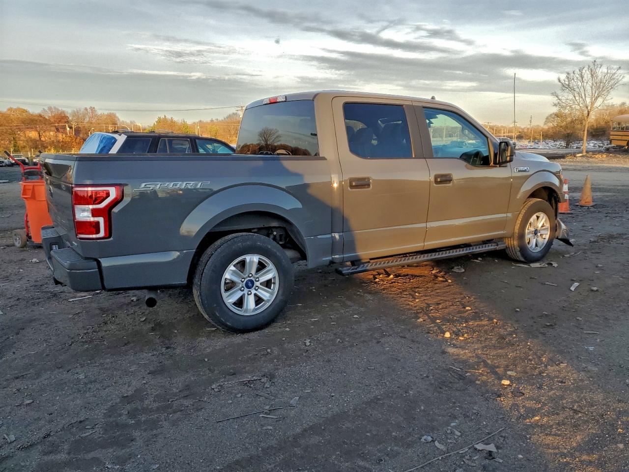 Ford F-150 Supercrew Image 3