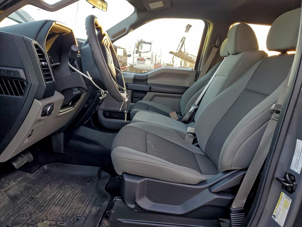 Ford F-150 Supercrew Image 4