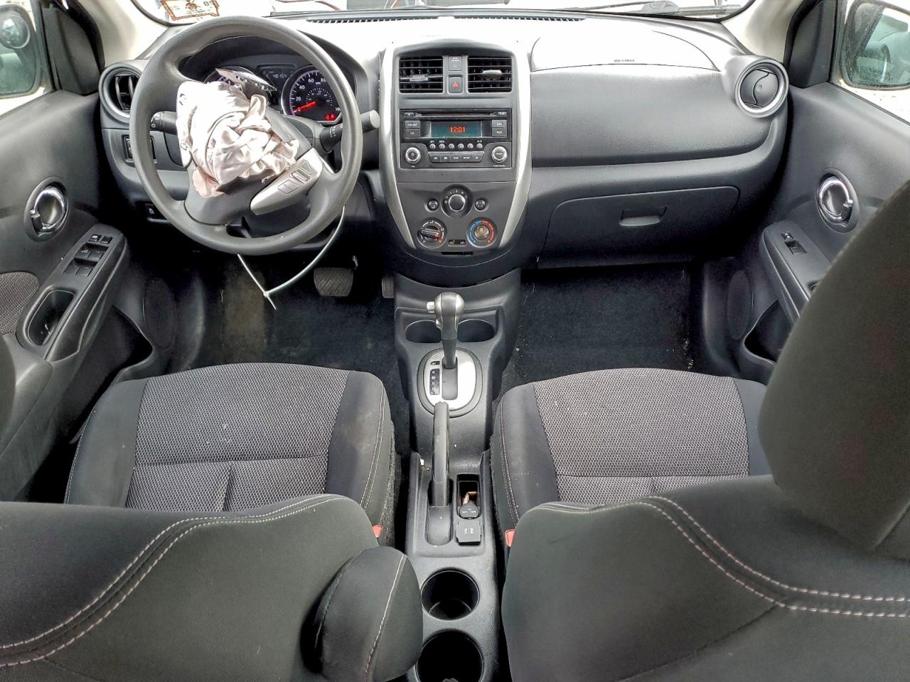 Nissan Versa S Image 10