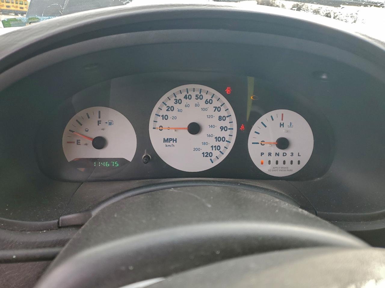 Chrysler Minivan Image 12