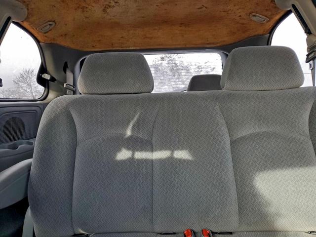 Chrysler Minivan Image 4