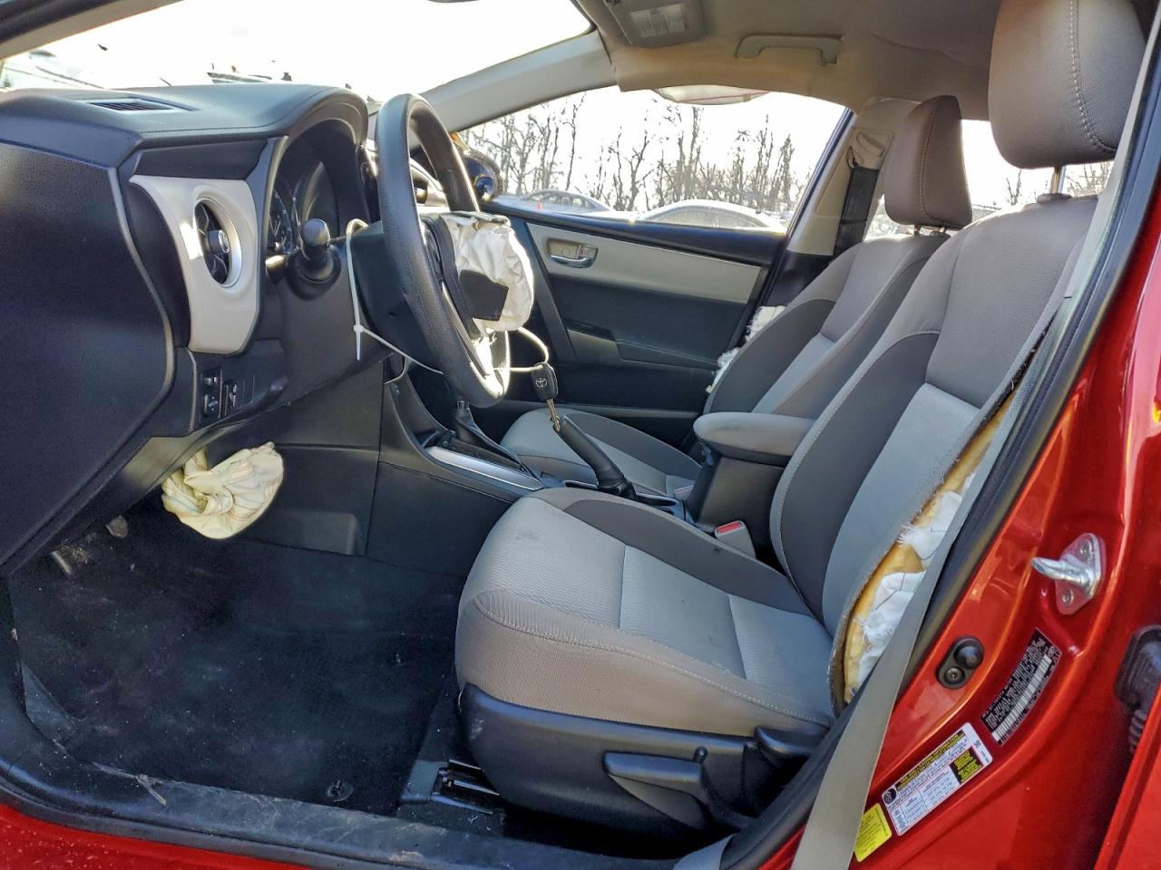 Toyota Corolla L Image 10