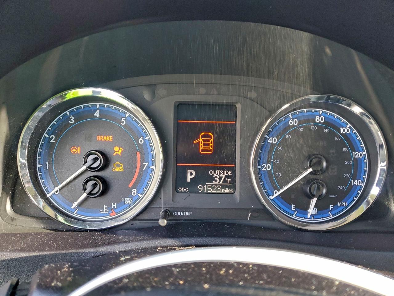 Toyota Corolla L Image 6