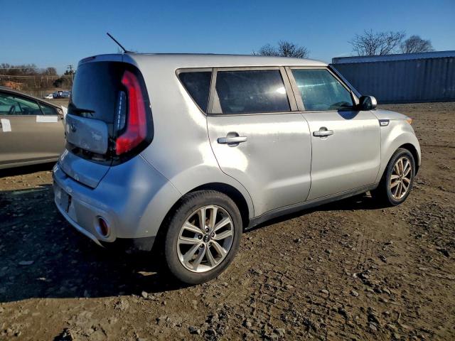 Kia Soul + Image 6