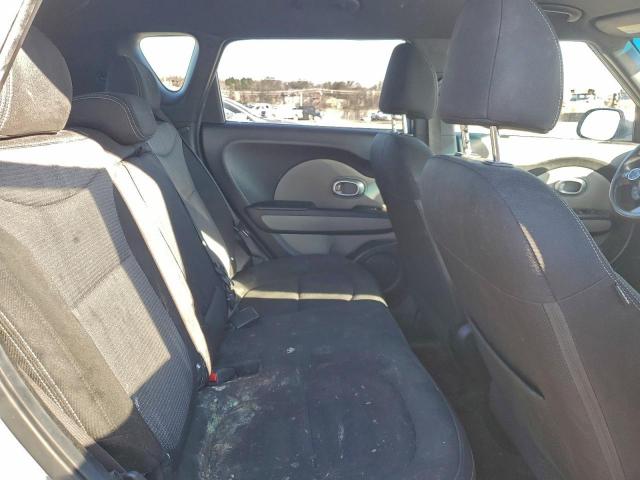 Kia Soul + Image 11