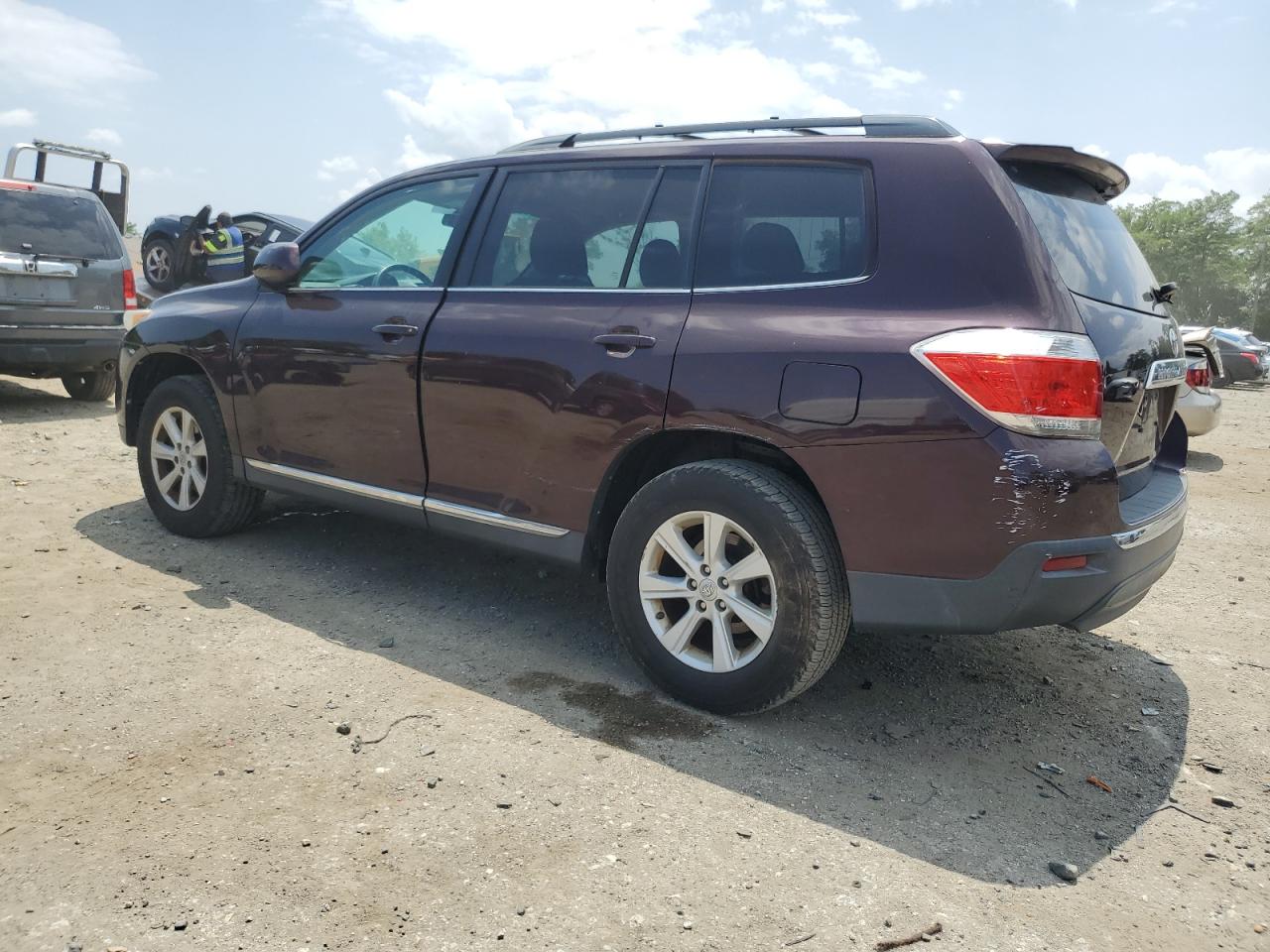 Toyota Highlander Base Image 3