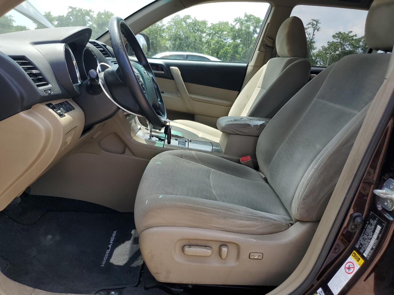 Toyota Highlander Base Image 10