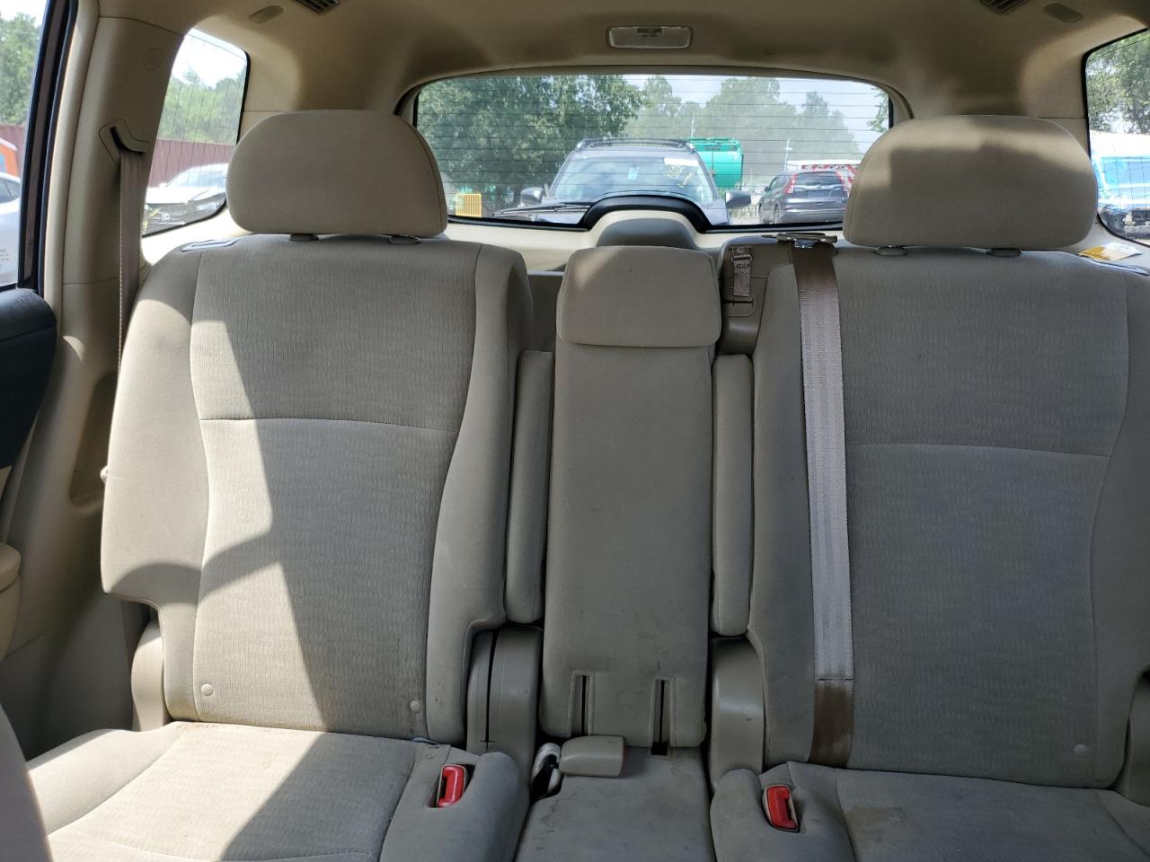 Toyota Highlander Base Image 9