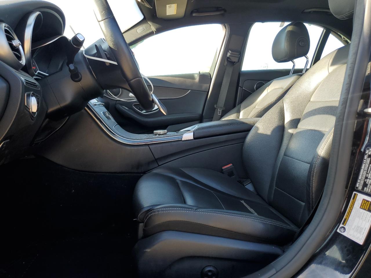 Mercedes-Benz C-Class 300 Image 6