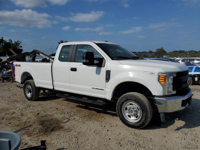 Ford F-350 Super Duty Image 4