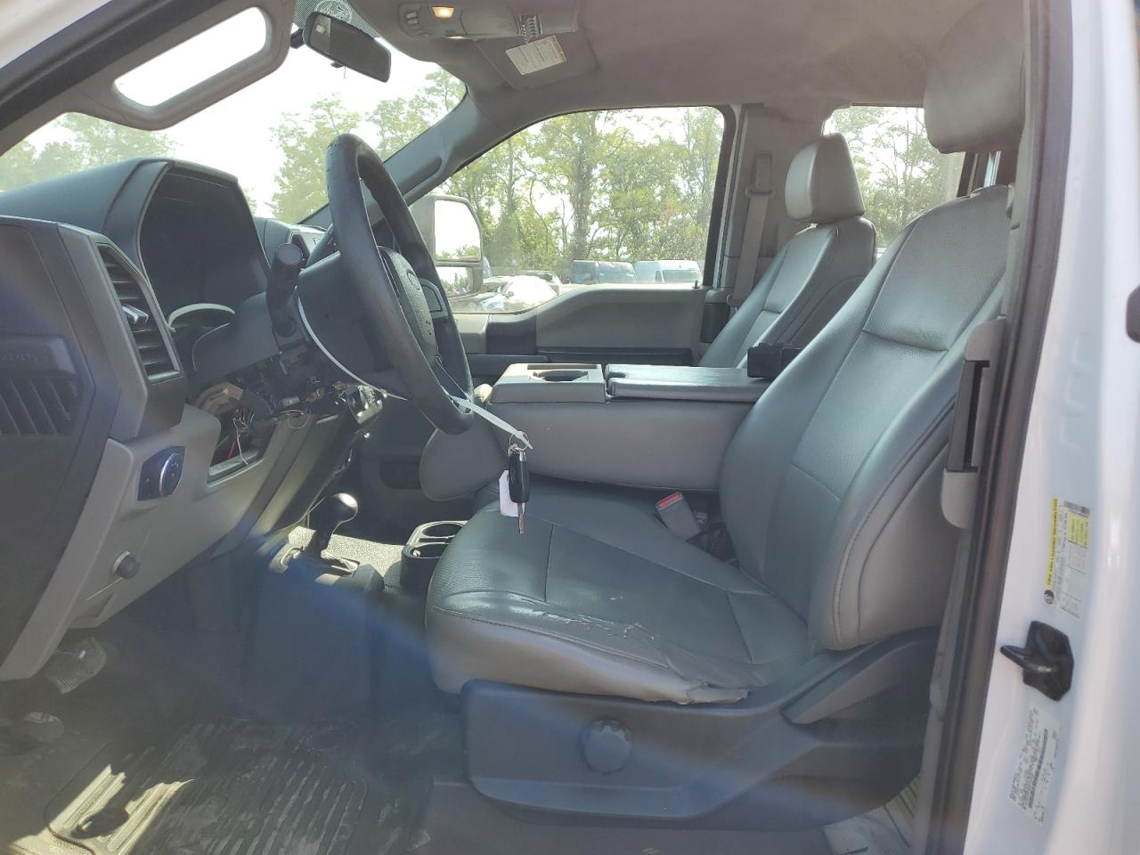 Ford F-350 Super Duty Image 9