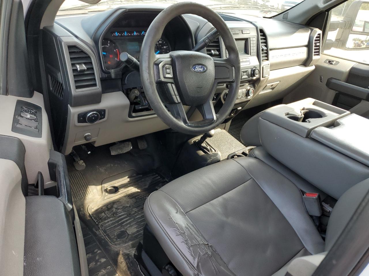 Ford F-350 Super Duty Image 11